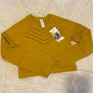 Halara medium crop top